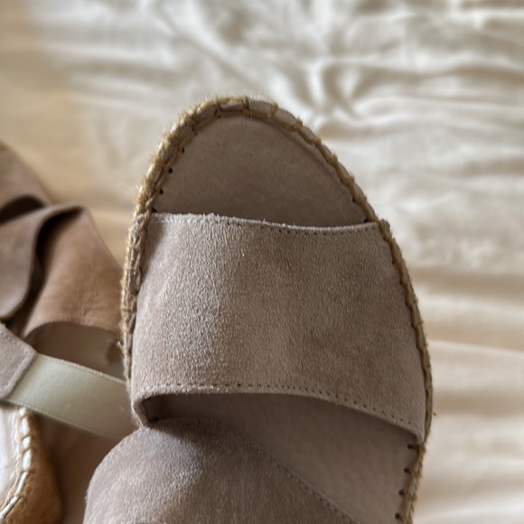 ANDRE’ ASSOUS Brand New Reese Wedges Espradrilles Taupe Suede - Picture 6 of 10